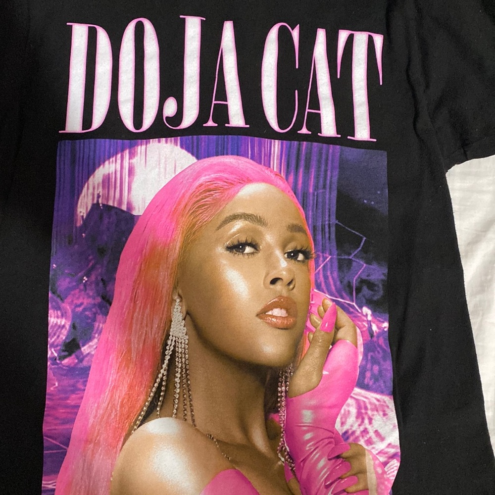 Rue21, Medium